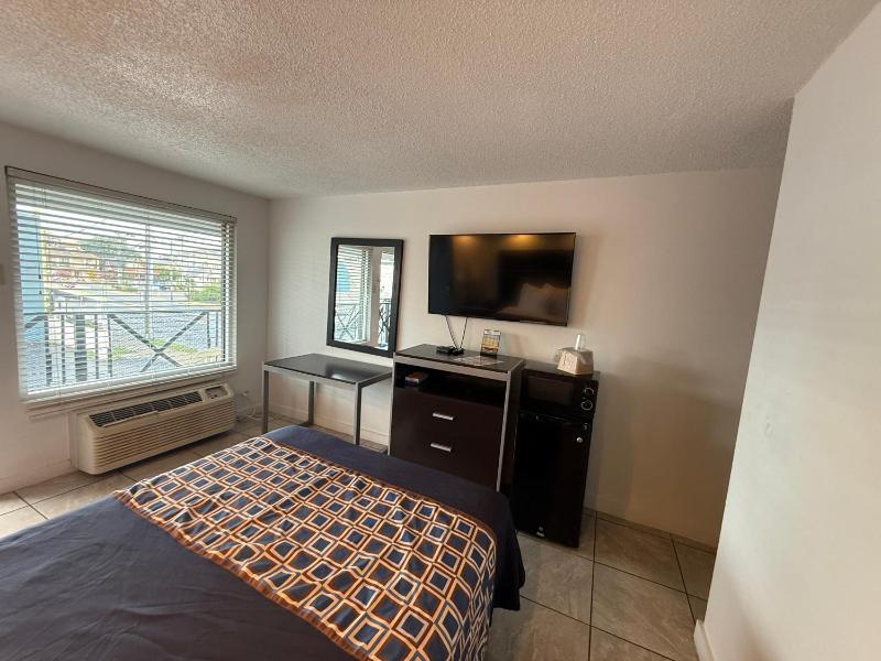 Blue Marlin Motel - image 30