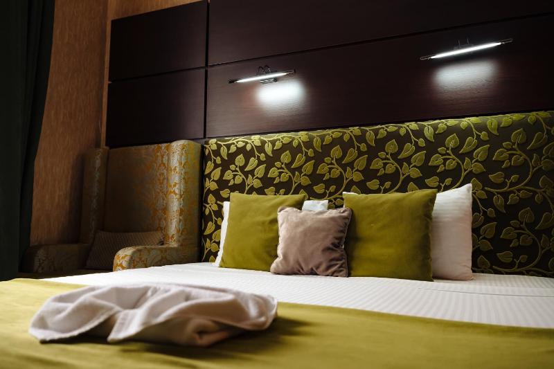 Economy Double Room image 4