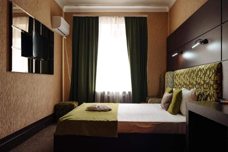 Economy Double Room image 3