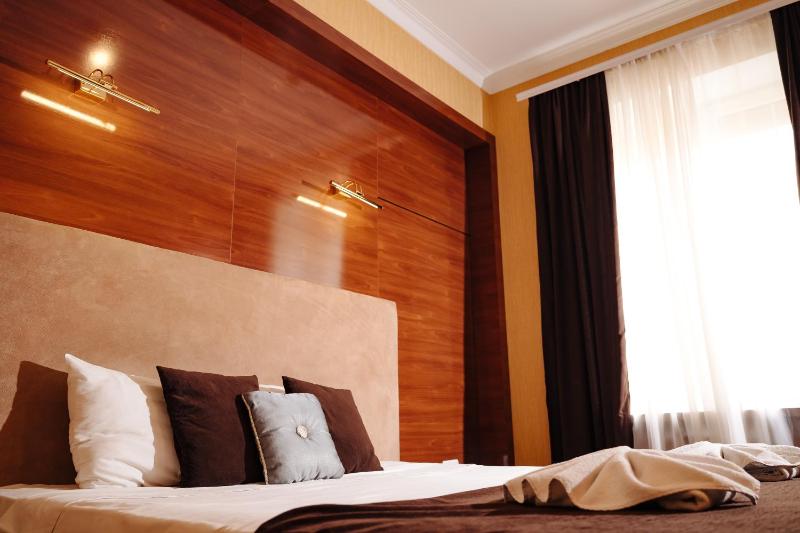 Standard Double Room image 3
