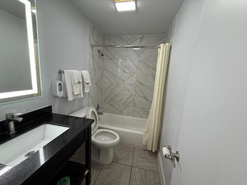 Blue Marlin Motel - image 17