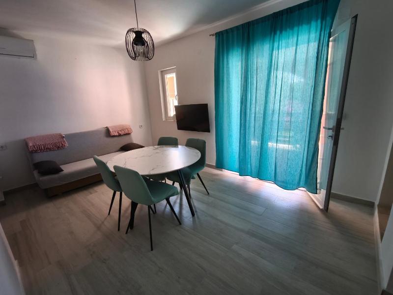 Two-Bedroom Apartment with Terrace and Sea View image 1