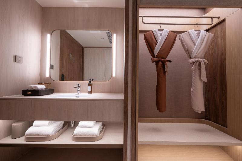 Crystal Hotel Qingdao Badaguan Scenic Area - image 23