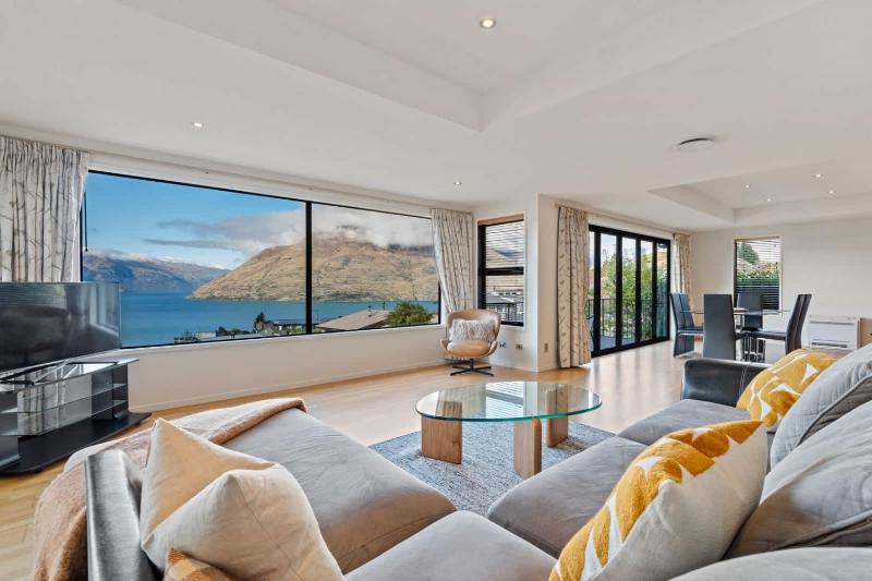 Elevated Elegance in Fernhill - image 12