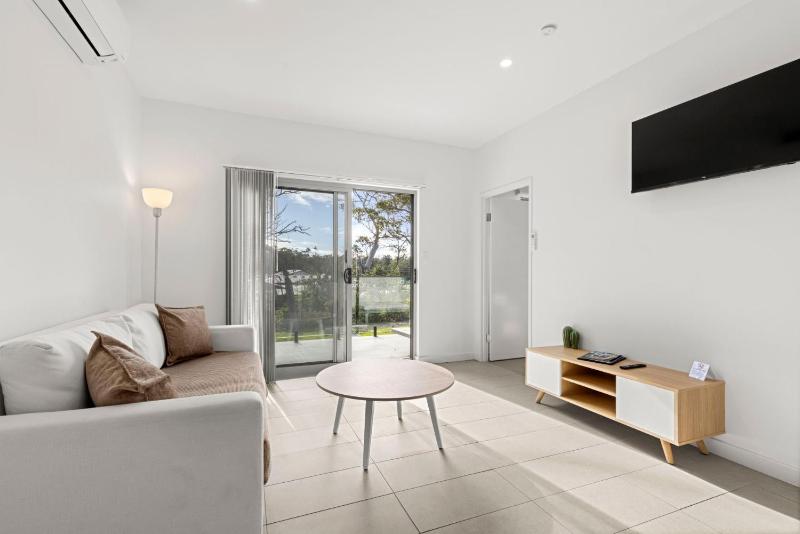 Modern 1 Bed Apartment - 6 Min Walk to Callala Beach - image 17