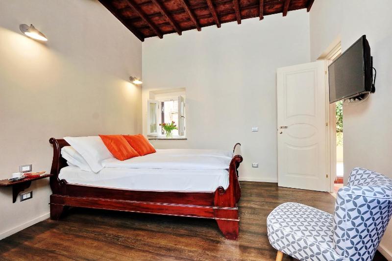 One-Bedroom Apartment with Terrace image 3