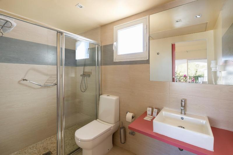 Double Room image 2
