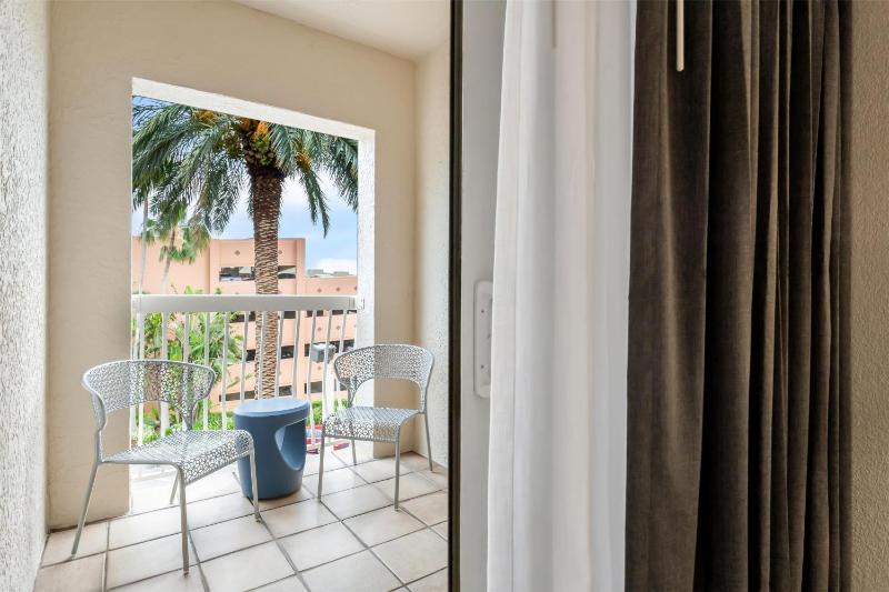 King Studio Suite with Sofa Bed and Balcony image 2