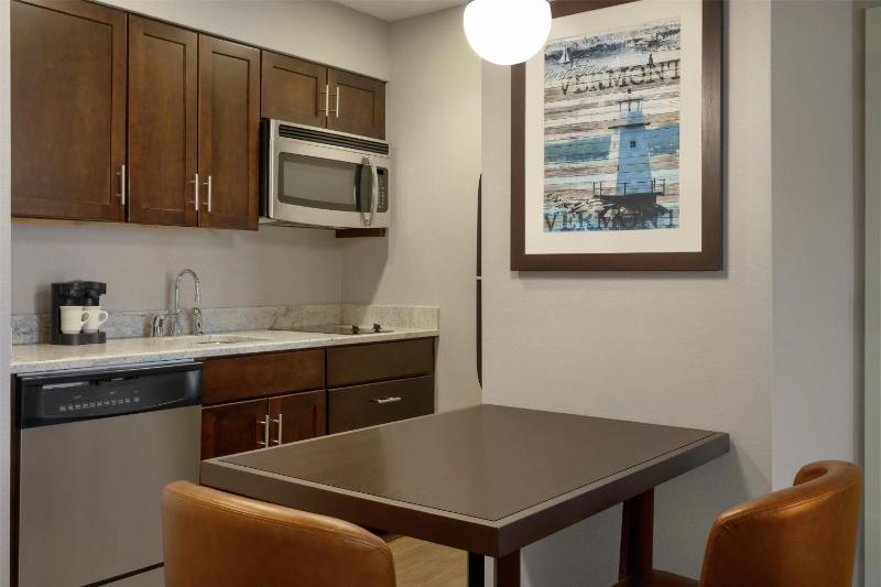One-Bedroom Queen Suite with Two Queen Beds - Non-Smoking image 4