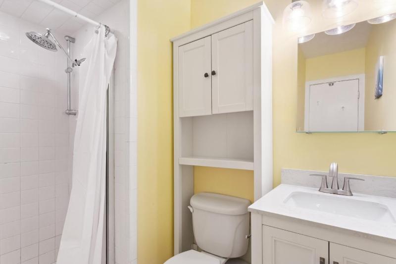 SO5A - Oceanside Bungalow - image 19