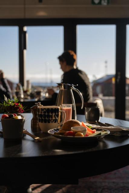 Double or Twin Room with Sea View image 3