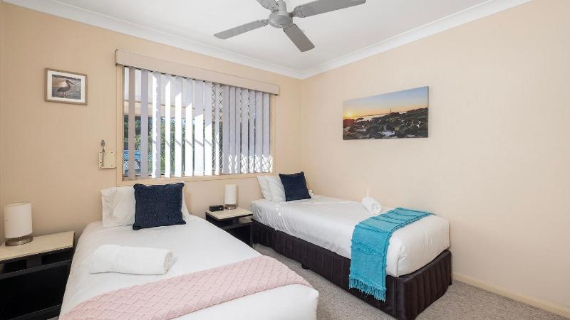 Shoal Bay Townhouse with Spa - image 11