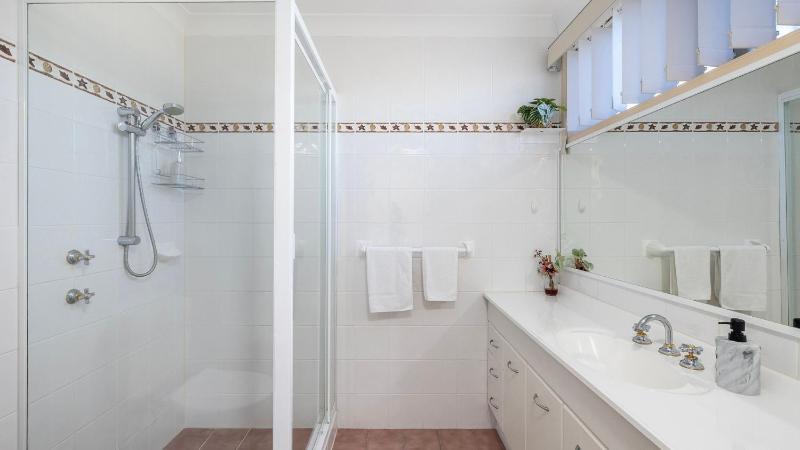Shoal Bay Townhouse with Spa - image 5