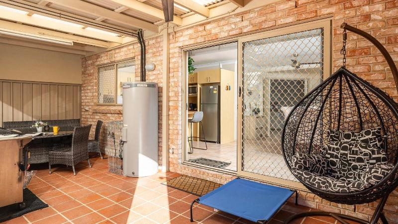 Shoal Bay Townhouse with Spa - image 26