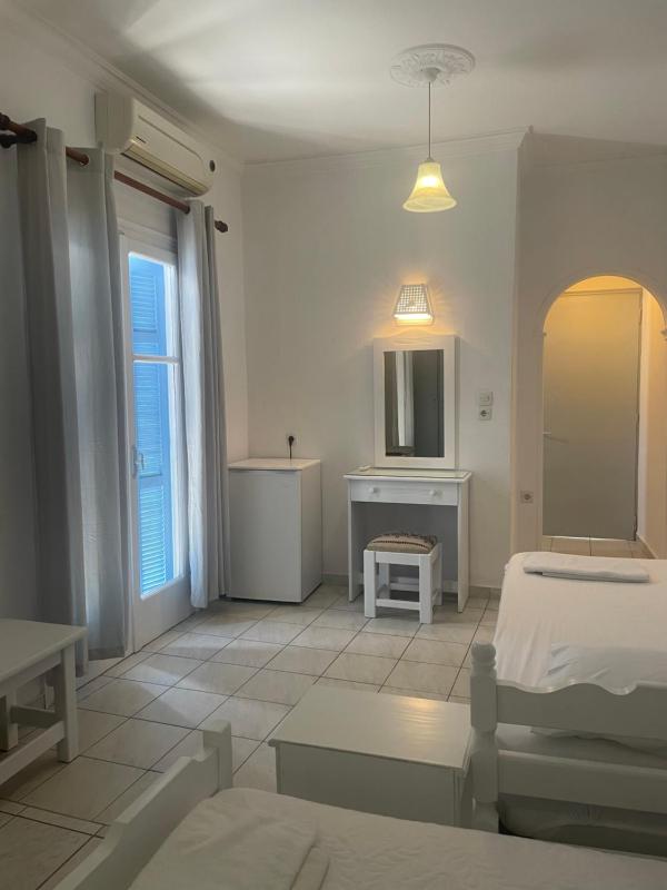 Triple Room with Partial Sea View image 1