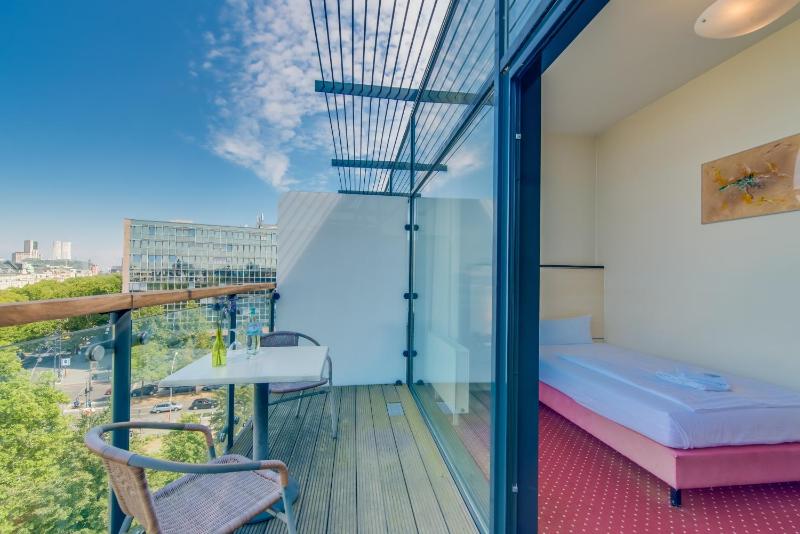 Single Room with Terrace image 1