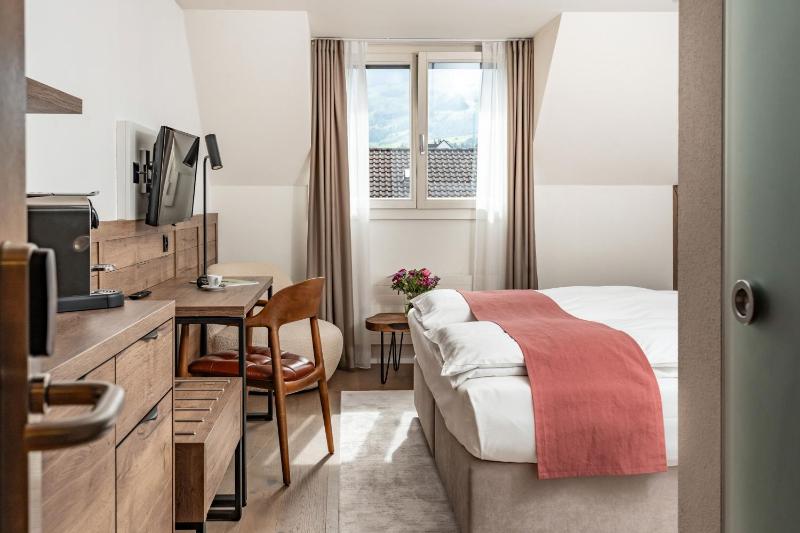 Double Room image 3