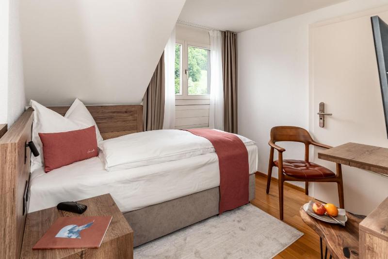 Small Single Room image 1