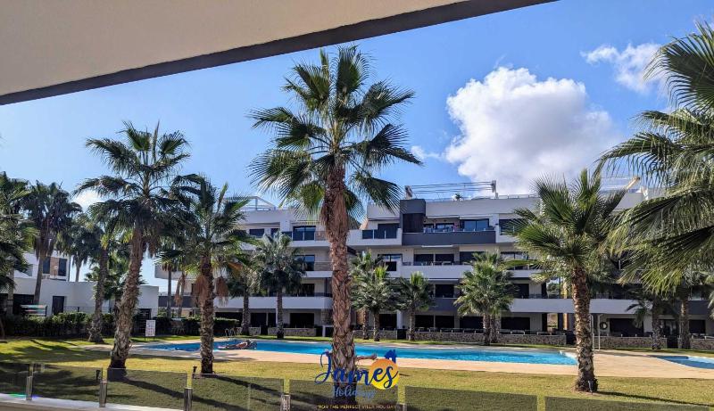 Alfredsi Luxury Poolside Retreat Apt Duly11 - image 3