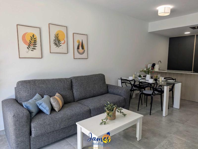 Alfredsi Luxury Poolside Retreat Apt Duly11 - image 13