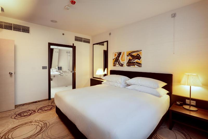 King Suite - Accessible image 1