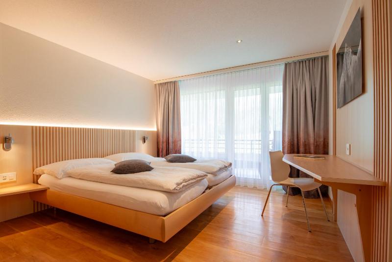 Deluxe Two-Bedroom Apartment image 2