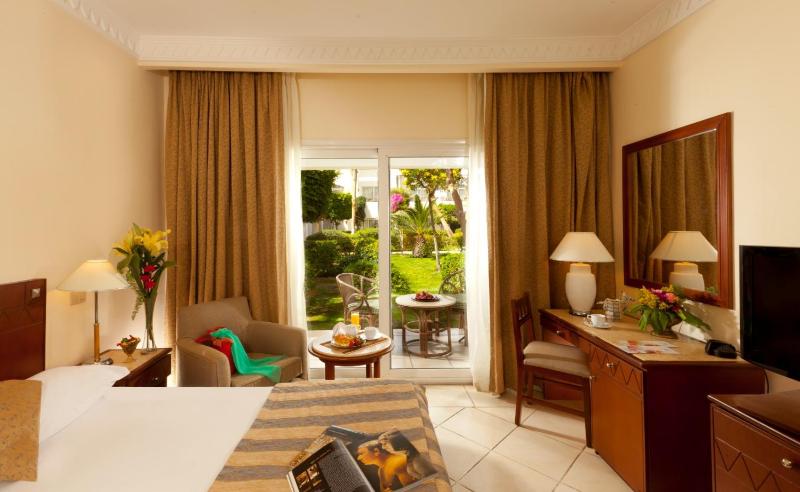 Standard Double Room with Garden View image 1