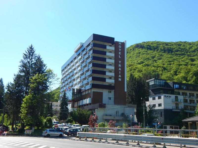 Standard Double or Twin Room with Balcony image 2