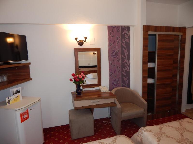 Twin Room with Balneo Therapy included image 4