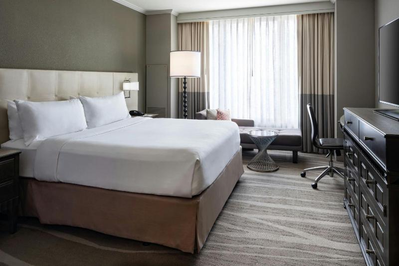 Renaissance Tampa International Plaza Hotel - image 13
