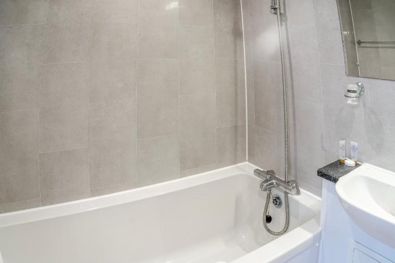 Single Room image 2