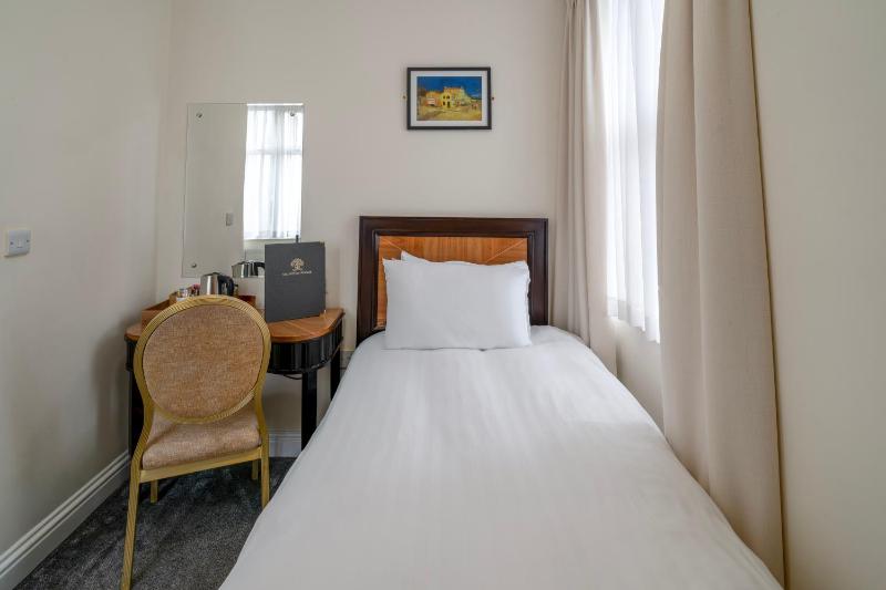 Single Room image 1