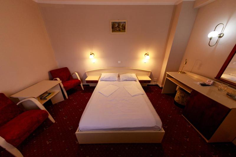 Economy Double Room image 4