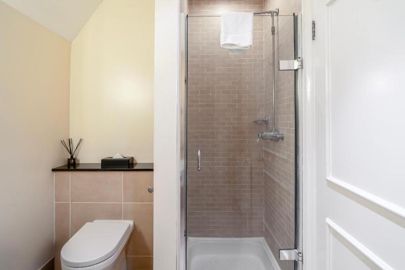 One-Bedroom Suite image 2
