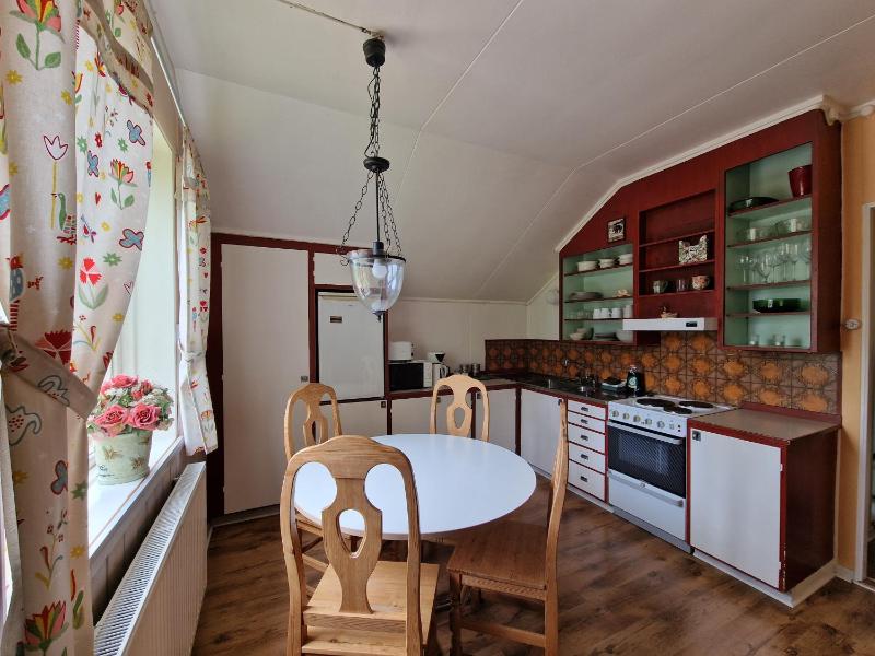 Apartment with Shower image 2