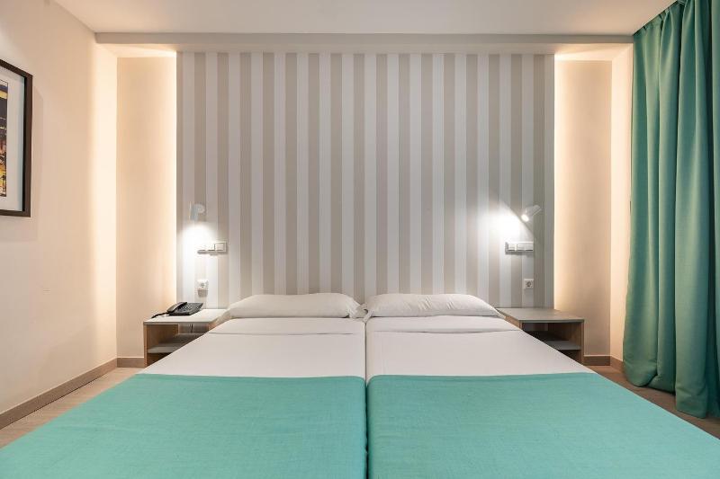 Double or Twin Room (1 Adult) image 2