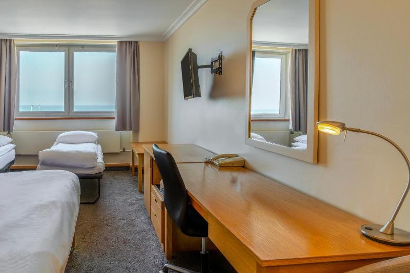 Family Room with Sea View image 4
