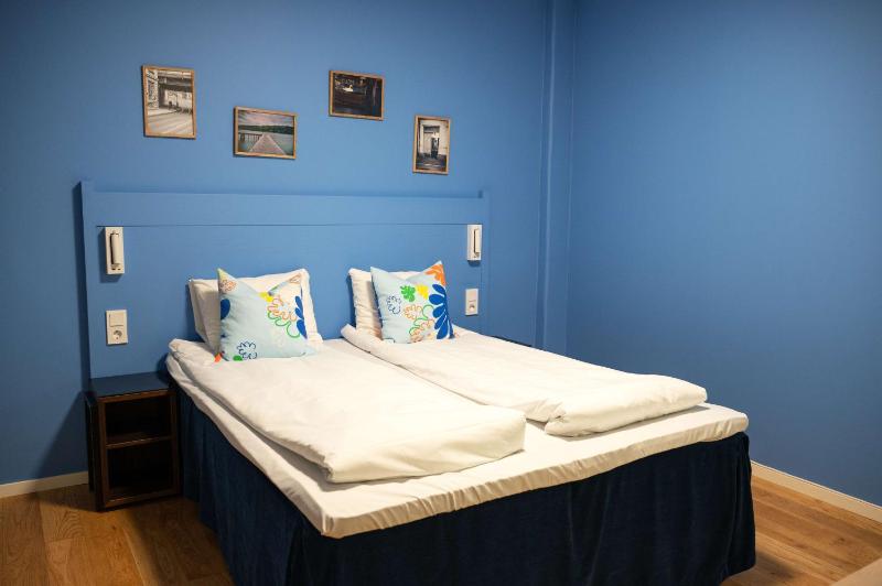 Deluxe Queen Room image 1