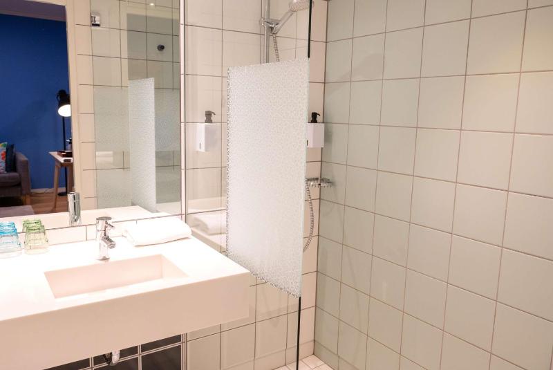 Standard Single image 3