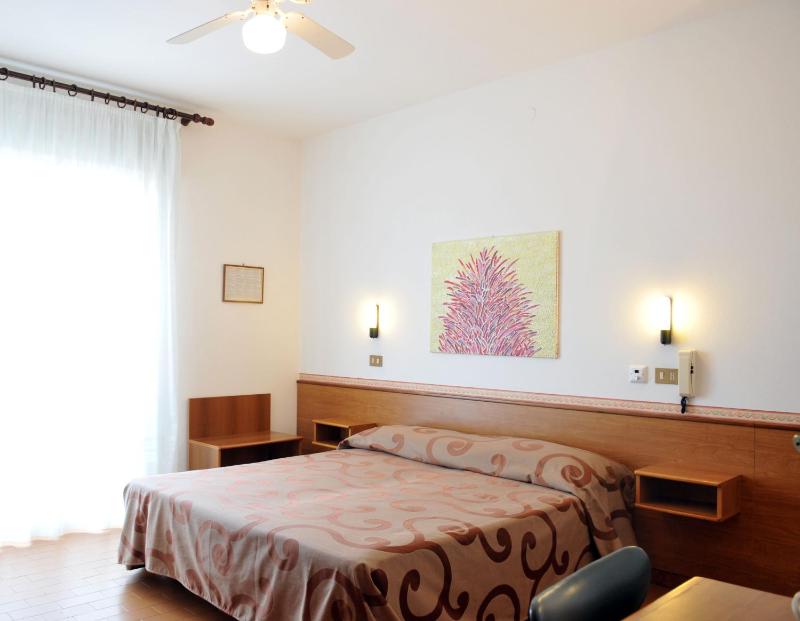 Hotel Helga - image 14