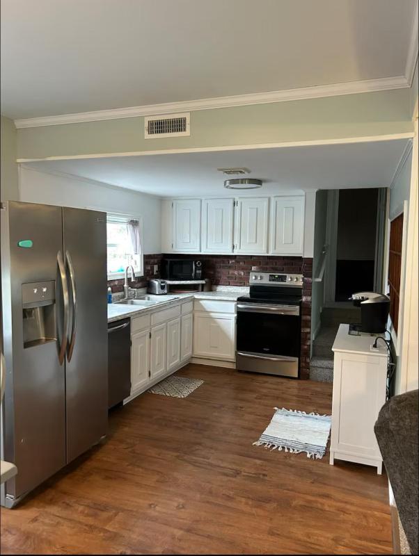 Four-Bedroom Apartment image 2