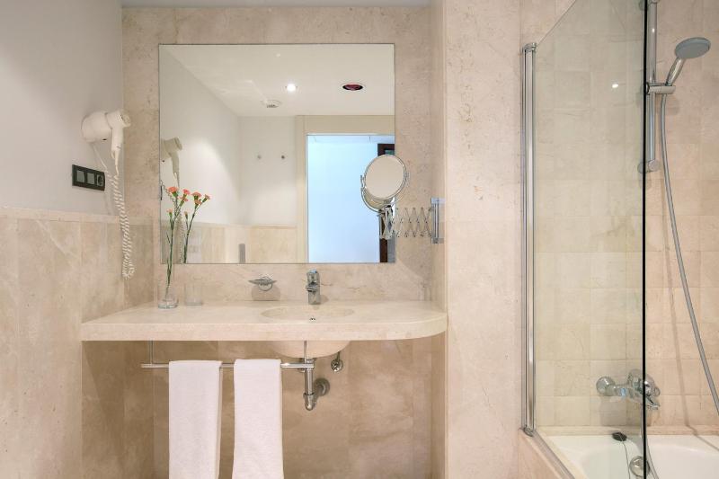 Double or Twin Room (2 Adults) image 3