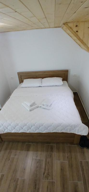 Double Room with Mountain View image 1