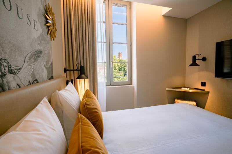 Standard Room image 1