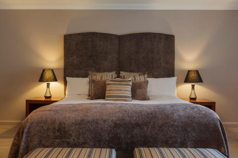 Executive Suite image 4