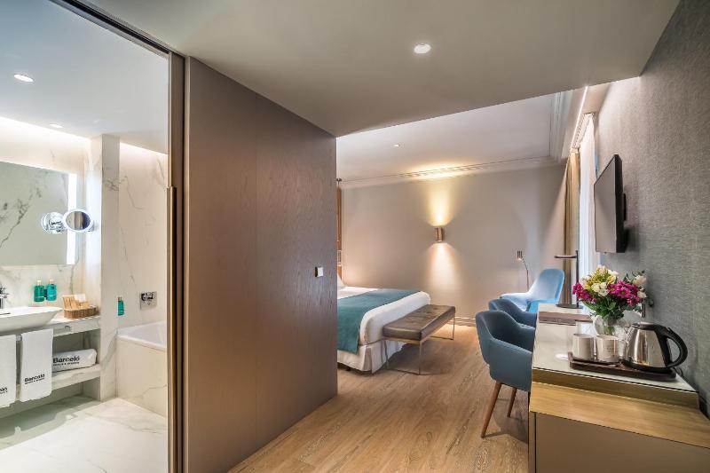 Family Room (2 Adults + 4 Children) image 3