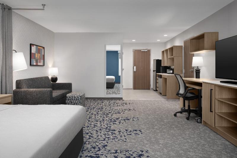 King Studio Suite with Tub - Mobility/Hearing Accessible image 4