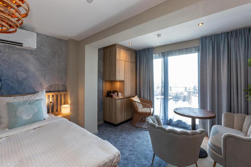 Twin Room with sea view and terrace image 1