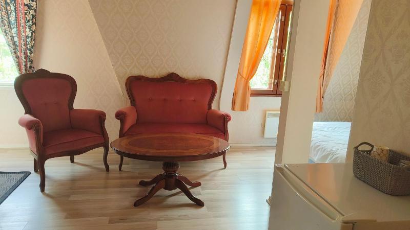 Double Room image 3