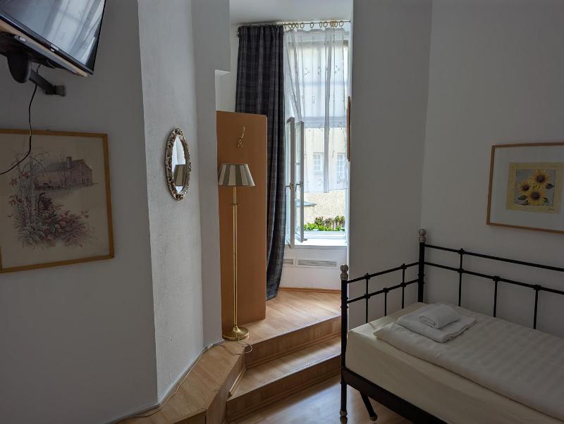 Single Room image 1